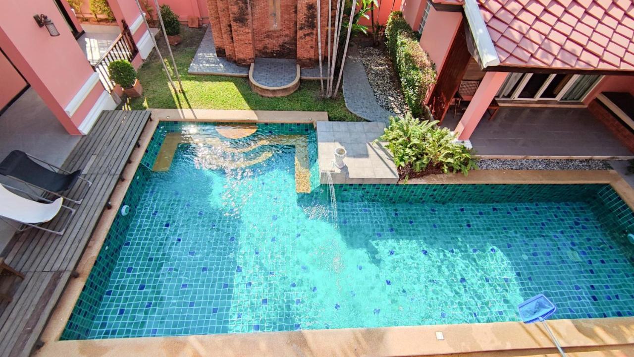 พระตำหนักวิลล่า 10 ห้องนอน พร้อมสระว่ายน้ำส่วนตัว Pattaya Bagian luar foto